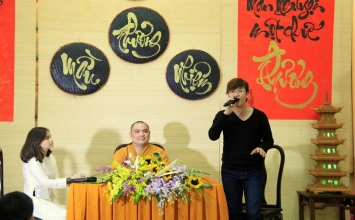 Ca sĩ, nhạc sĩ Sỹ Luân chia sẻ với Phật tử, bạn trẻ